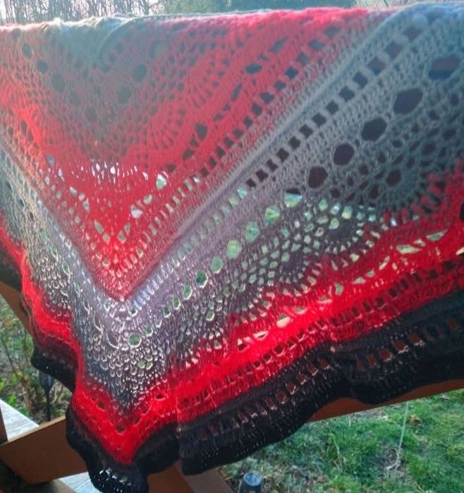 Chusty szydełkowe idealne na prezent