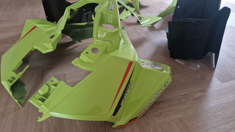 Plastiki polaris scrambler 1000S Nowe