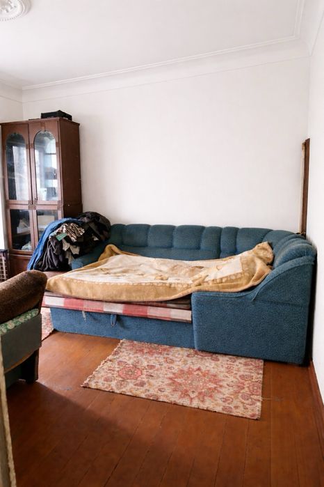 Продам 1/2 окремий двір , 25 школа !