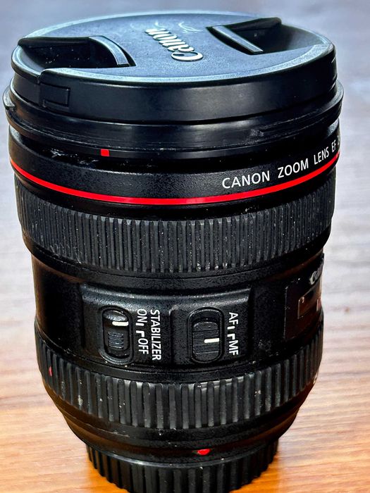 Canon EF 24-70mm f/4 L IS USM c/ para-sol e bolsa Canon