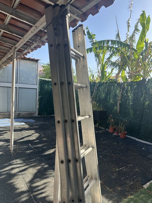 Escada tripla muito conservada512450910424944642