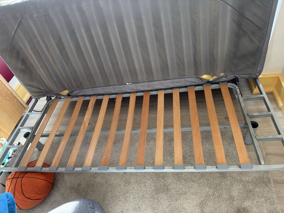 Sofa cama ikea. Duas capas Azul e Cinza.