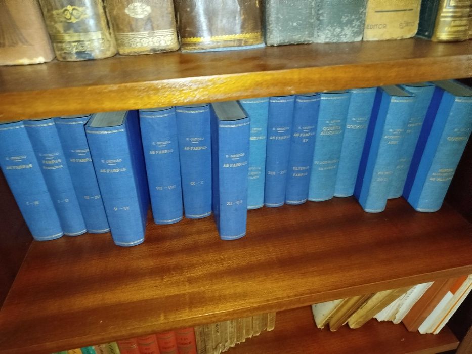 Vendo livros variados 5