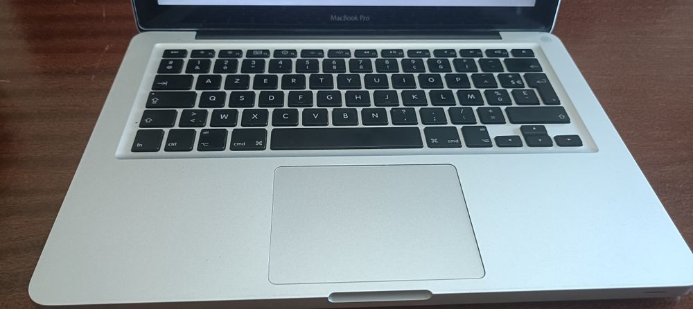 MacBook Pro 13" Apple | 320GB | Catalina | Carregador Incluído