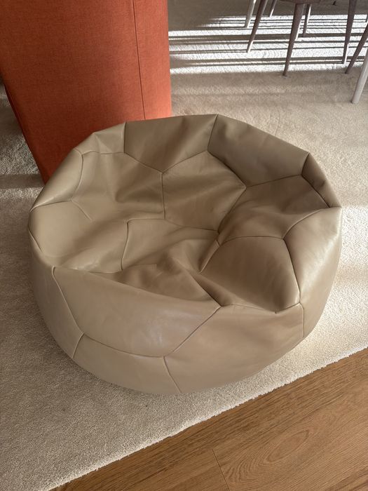 Puff de quarto ou sala em pele jenuina