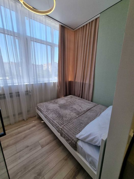 Продаж гарної квартири студії на Бочарова