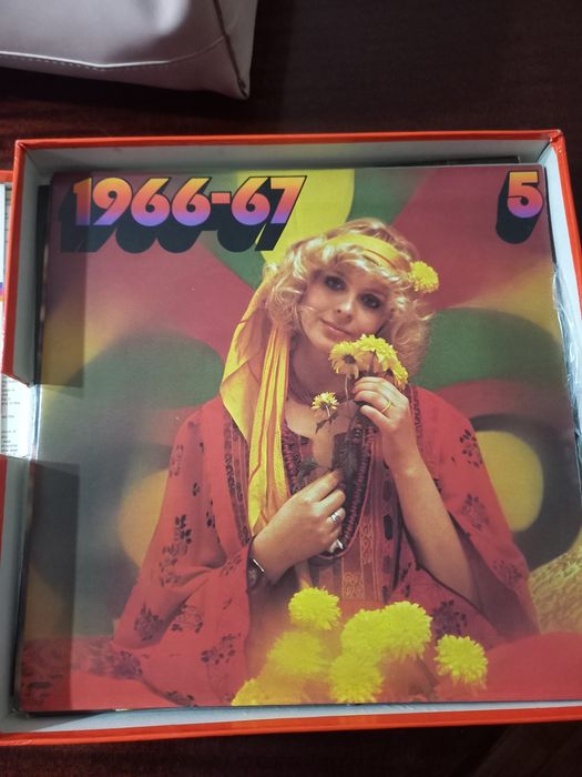 Caixa de 8 LPs da decada de 60