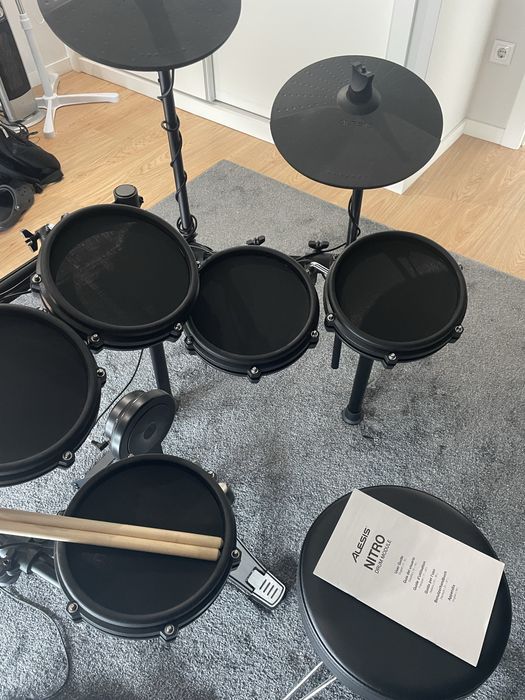 Bateria Alesis Nitro Mesh Kit