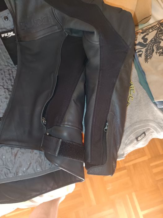 Casaco de cabedal mota