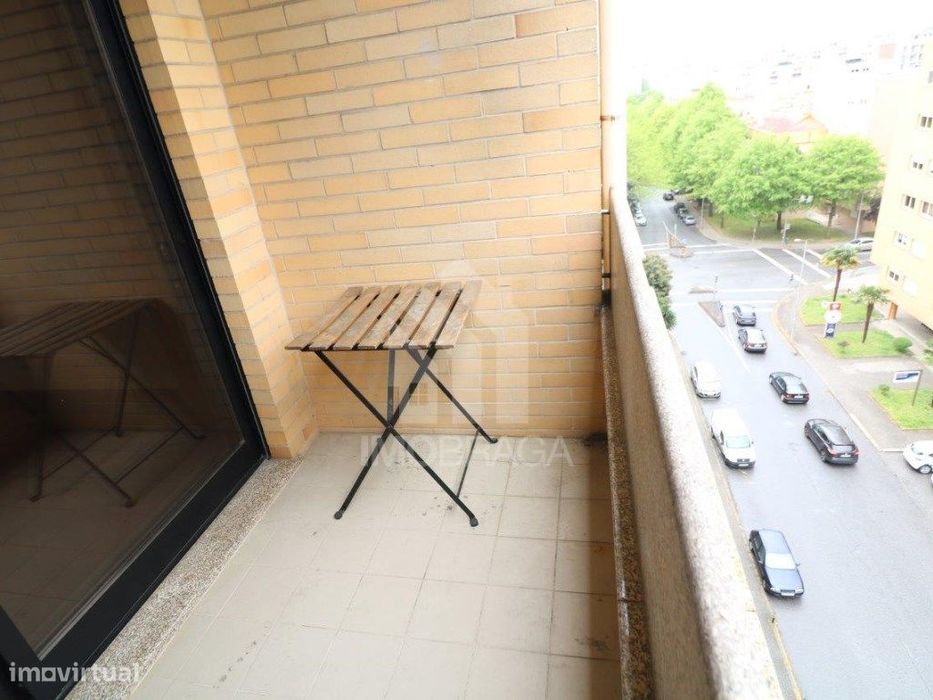 Venda Apartamento T2, em Lamaçães, Braga