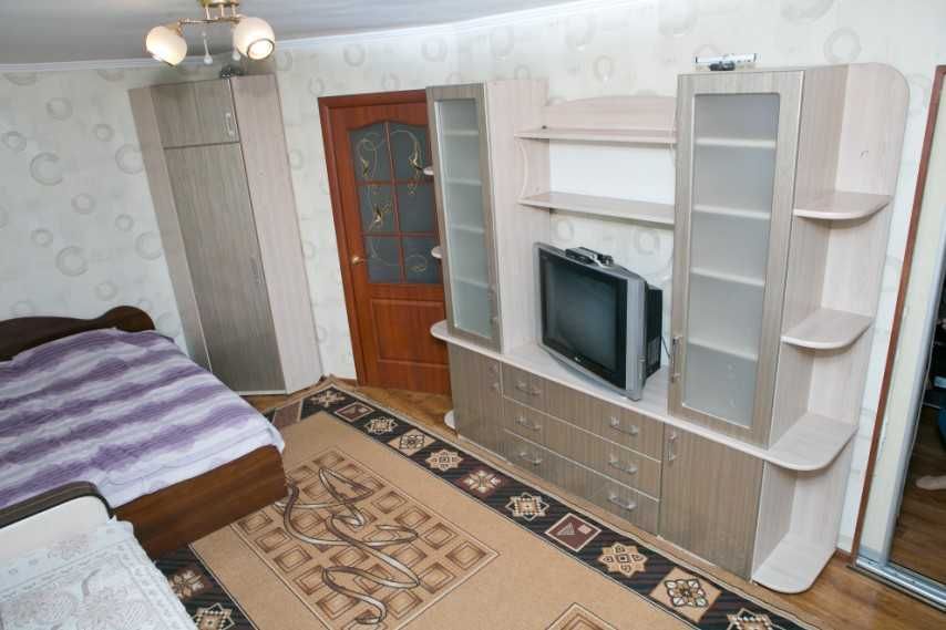 Здам подобово 1 кім. на прос. Юності і Келецької