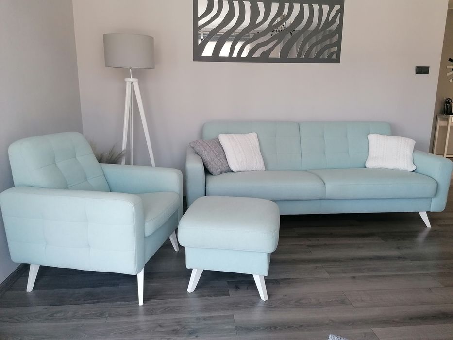 Kanapa fotel podnóżek komplet pikowana