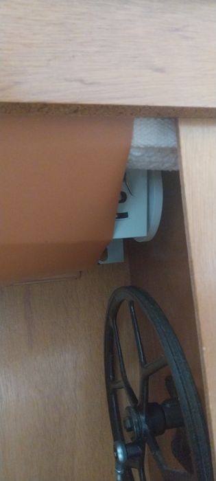 Máquina de costura eléctrica SINGER.