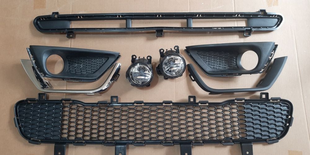 Решітка бампера Jeep Compass 17-20 Компас молдинг бампер