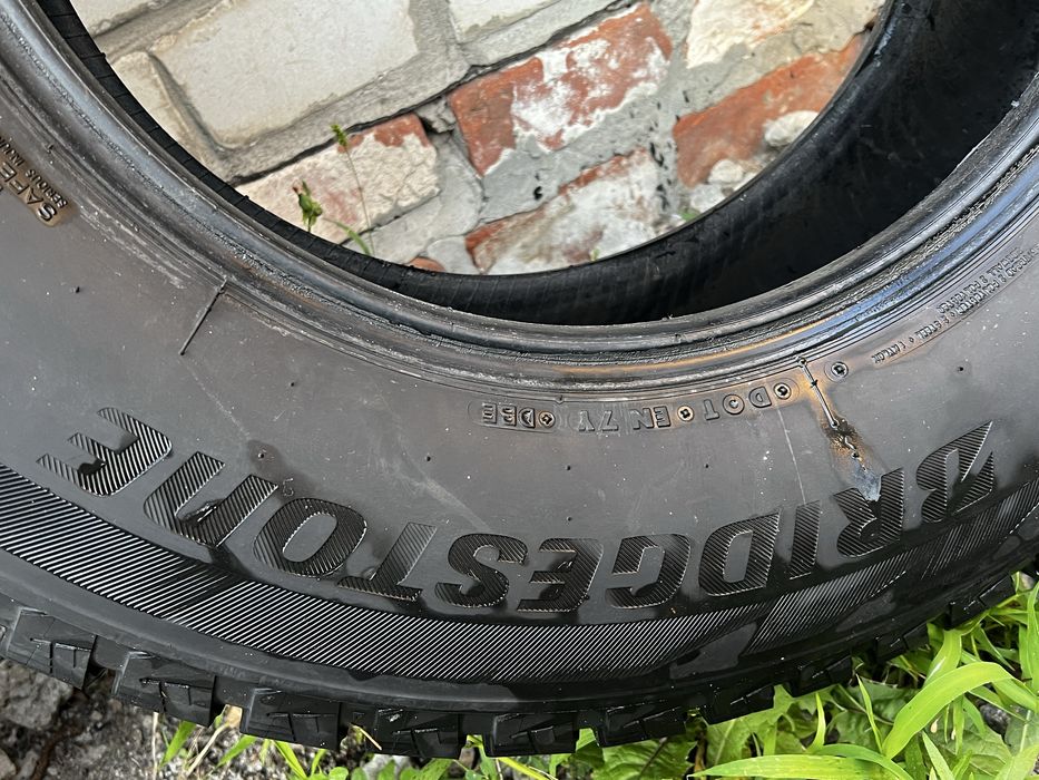 Bridgestone Blizzak DM-V2 265/65R17
