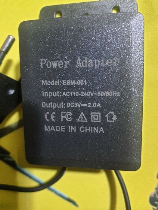 блок живлення 5в. 2А від мережі 110-240в.