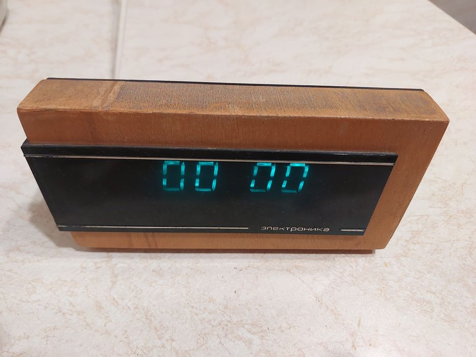 Продам   часы времен   СССР.