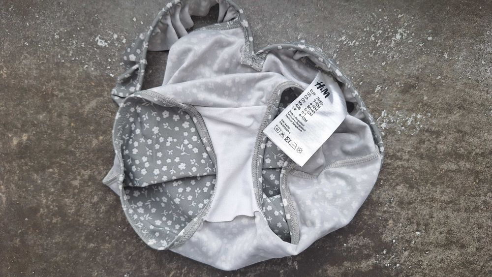 Дитячий купальник H&M для дівчинки розміру 74/80