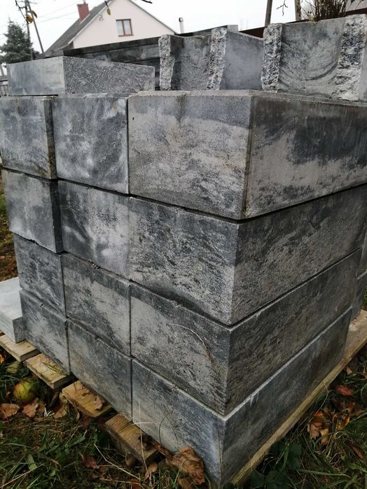 Bloczek ogrodzeniowy