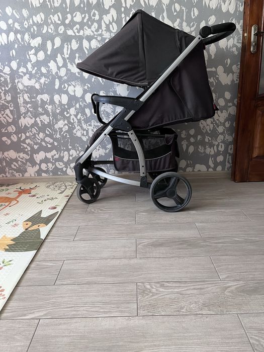 Прогулянкова коляска