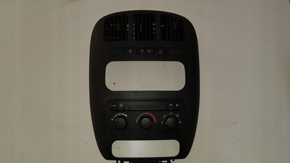 Ramka radia/panel klimatyzacji chrysler voyager IV