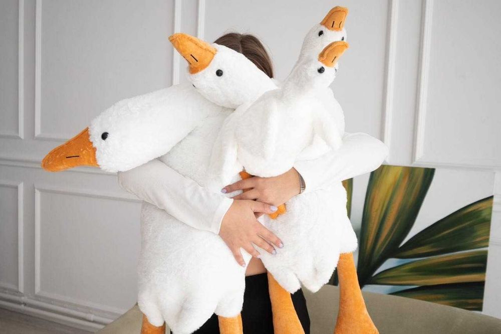 Мягкая игрушка обнимашка гусь обнимусь. Іграшка дитяча гусак обнімашка