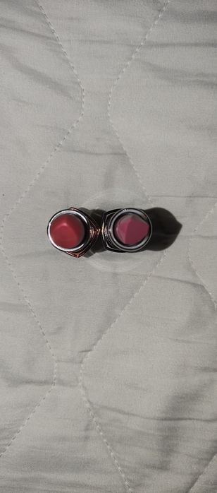 Увлажнающая помада, блеск Avon