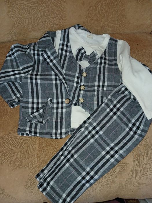 Продам 2 костюма и куртка весна 86 р