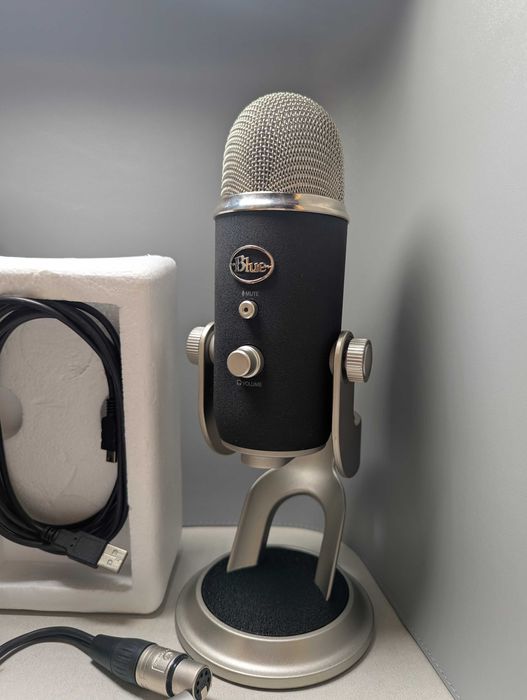 Мікрофон Blue Microphones Yeti PRO XLR