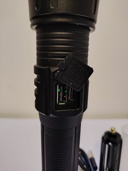 Lanterna X-BALOG BL-A52-TG – Alcance 500 m + Powerbank + Compatível AA