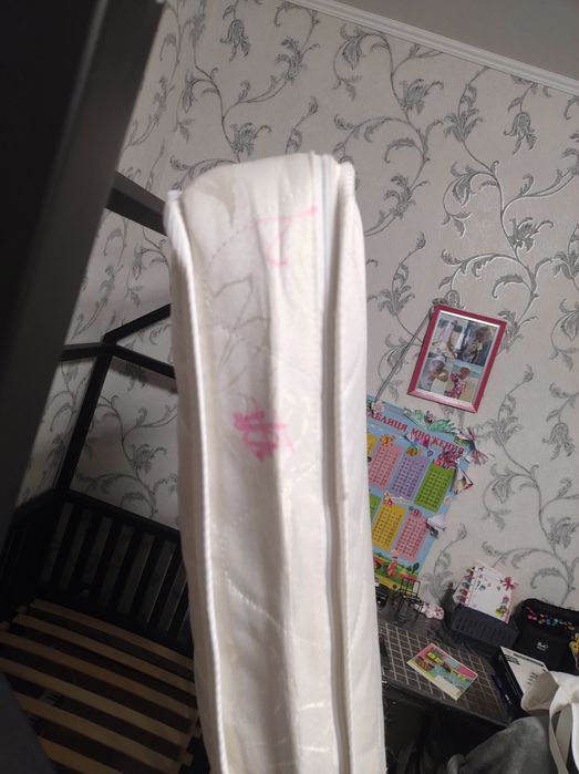 Продам: Детская кровать - домик.