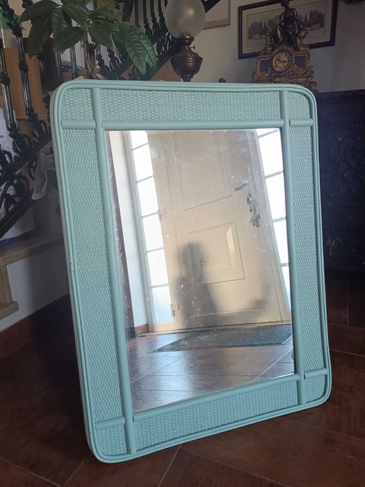 Decorative wall mirror64550171141505120