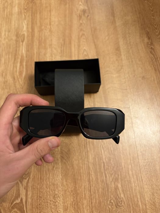 czarne okulary prada