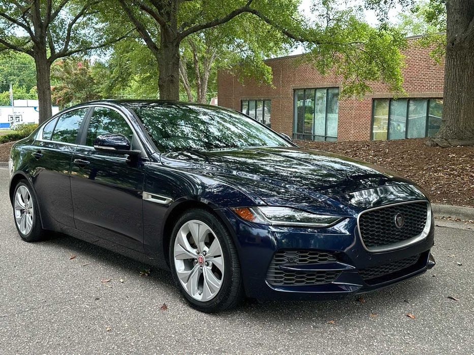 Jaguar XE      2020