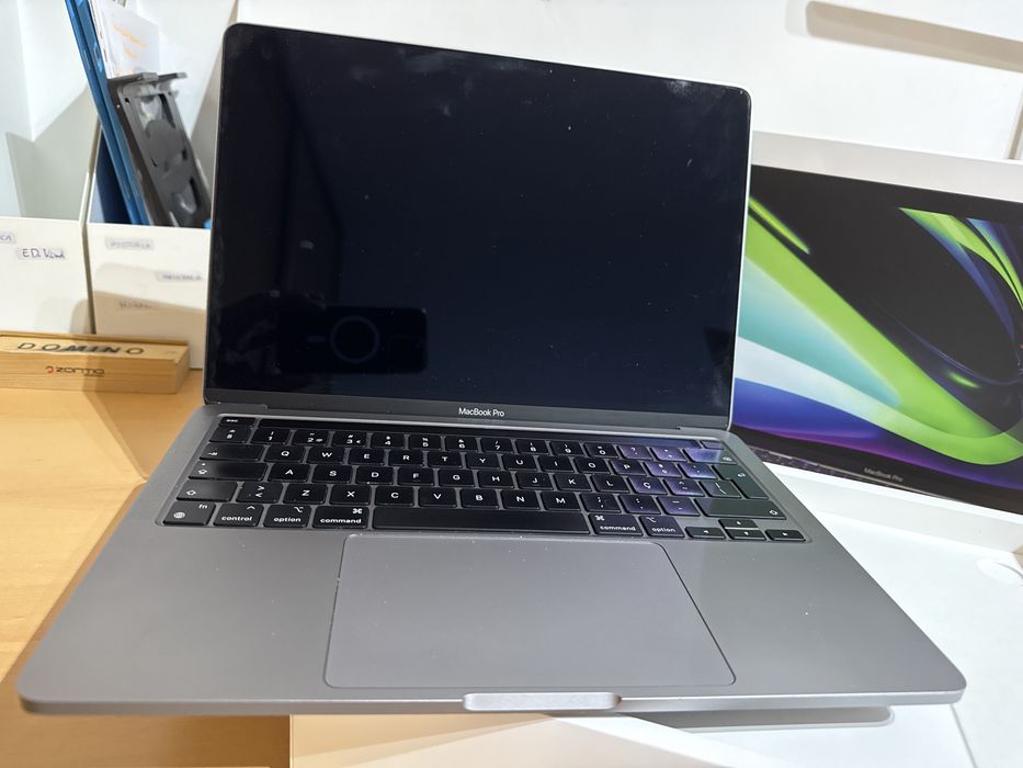 MacBook Pro 13” M1 2020 | 8GB RAM | 512GB SSD | Como Novo | Caixa Original