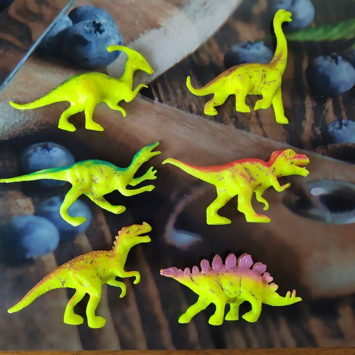 Динозаври продам