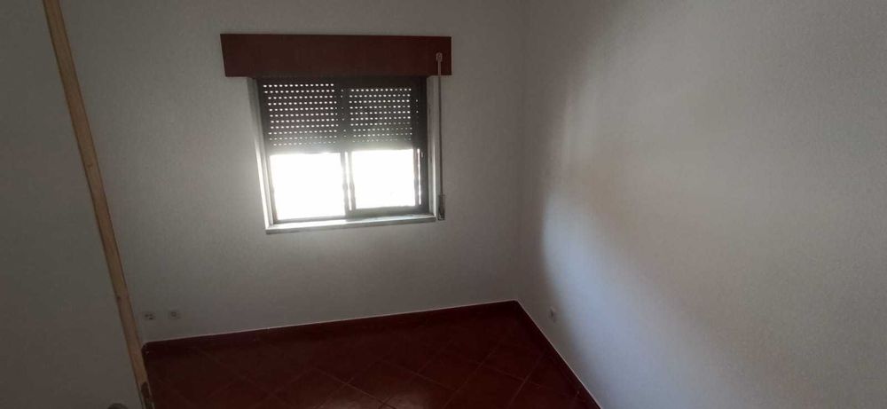 Apartamento T2 em Camarate, 1º andar