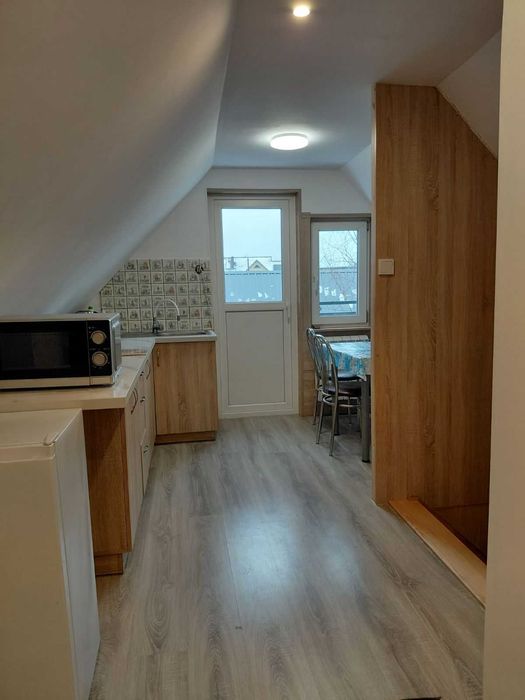 Noclegi, pokoje z łazienkami i aneksem kuchennym