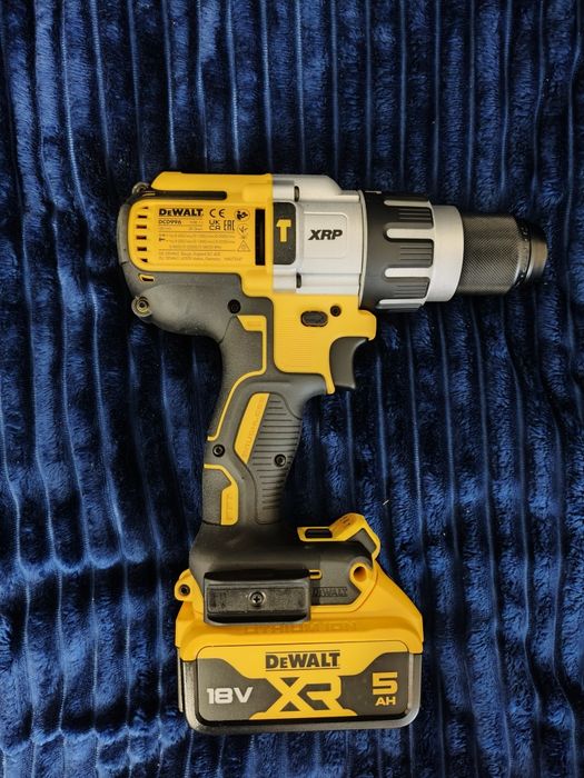 Wiertarko-wkretarka  DCD996, 5Ah, ładowarka, 18V XR DeWalt DCK229P2T