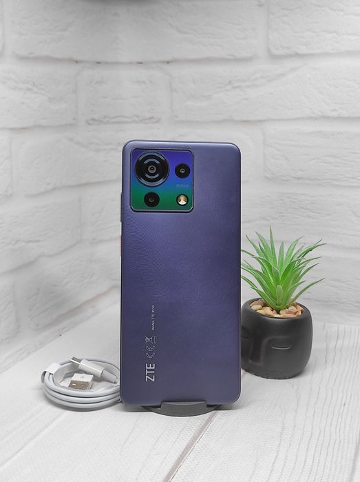 Продам телефон ZTE Blade V50 Vita  6+6/128Gb NFC в гарному стані