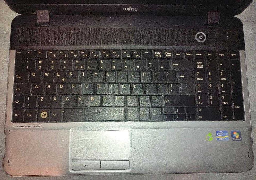 Sprawny i tani laptok Fujitsu A 531 z Windows 11