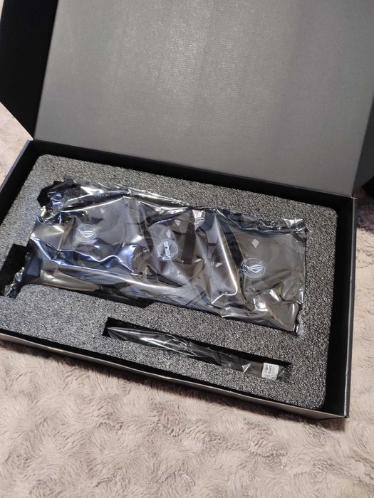 Placa Gráfica NVIDIA RTX ASUS Rog Strix 2080 Super OC 8gb