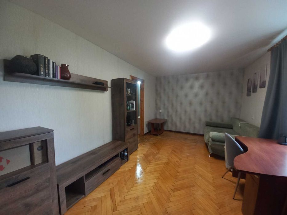 Продаётся 1 ком. кв-ра на Павловом Поле,м. 23 Августа , проспект Науки