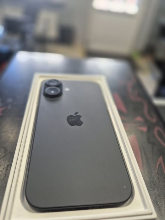 Iphone 16 128gb na gwarancji do czerwca -na ekran, baterie,o