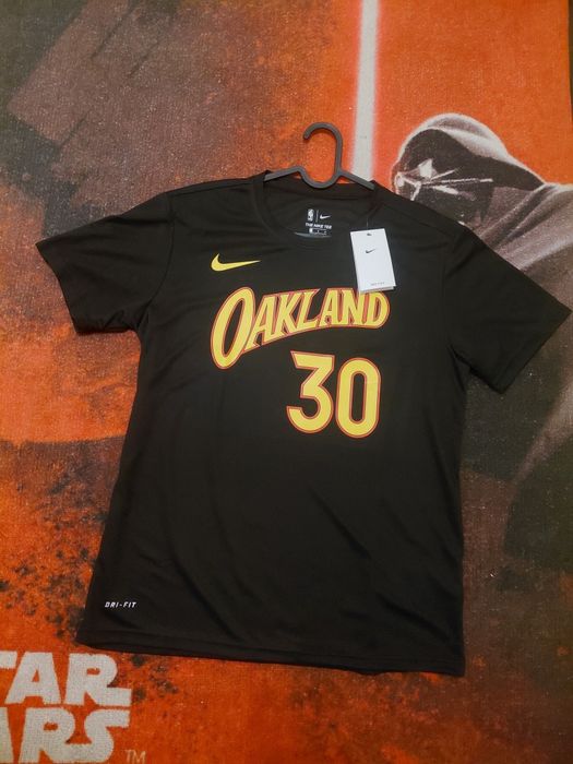 black Steph Curry old Oakland NBA basketball tshirt