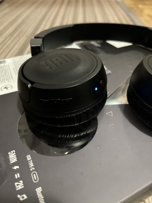 Безпровідні навушники JBL