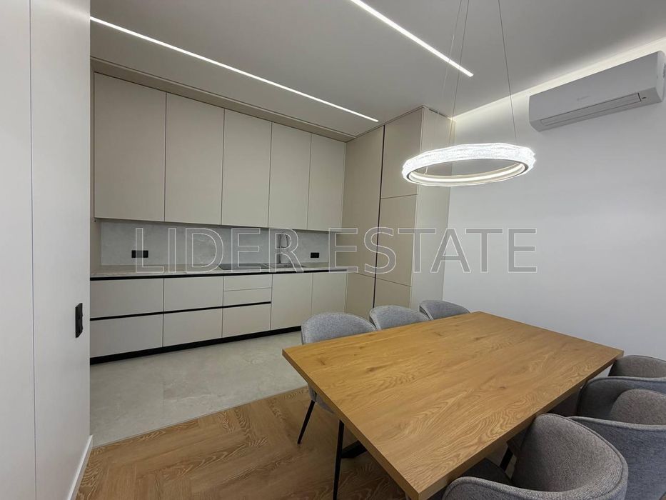 Продаж 2-кімнатної квартири в ЖК Uzh Towers | Слов'янська набережна, Ужгород