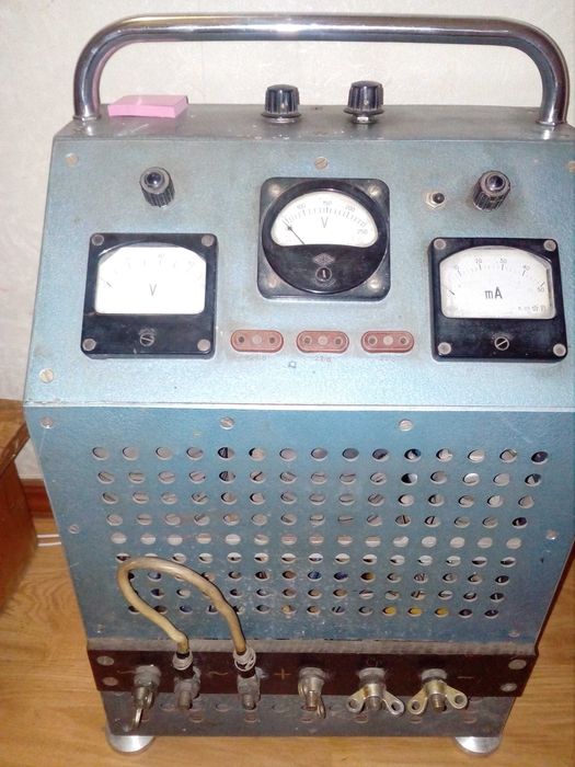 Зарядно— спусковая станция