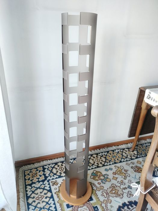 Torre porta CD em acrílico