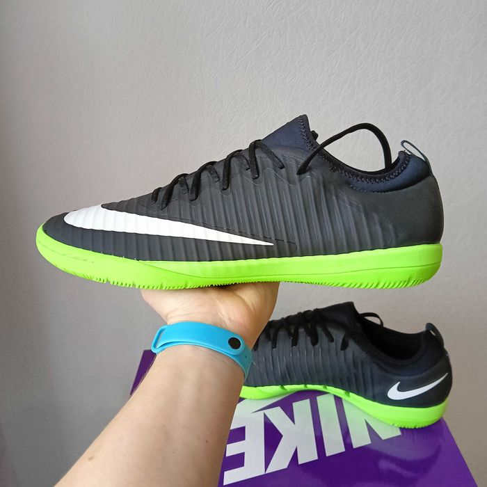 Футзалки 45 - 46 Nike. Профі. копочки кросівки